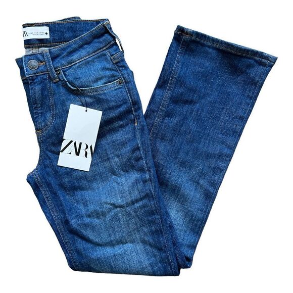 ZARA The Low Rise Cropped In Indigo Slim Fit Flared  Leg Low Waist Size USA 10. - Picture 5 of 10